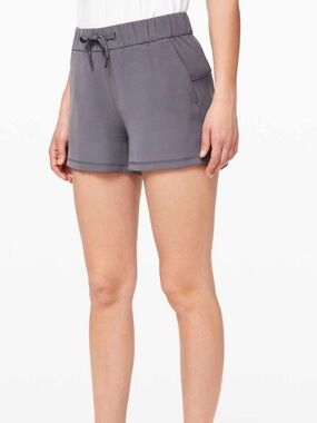 Lululemon on the Fly gray shorts sz 8 or 6